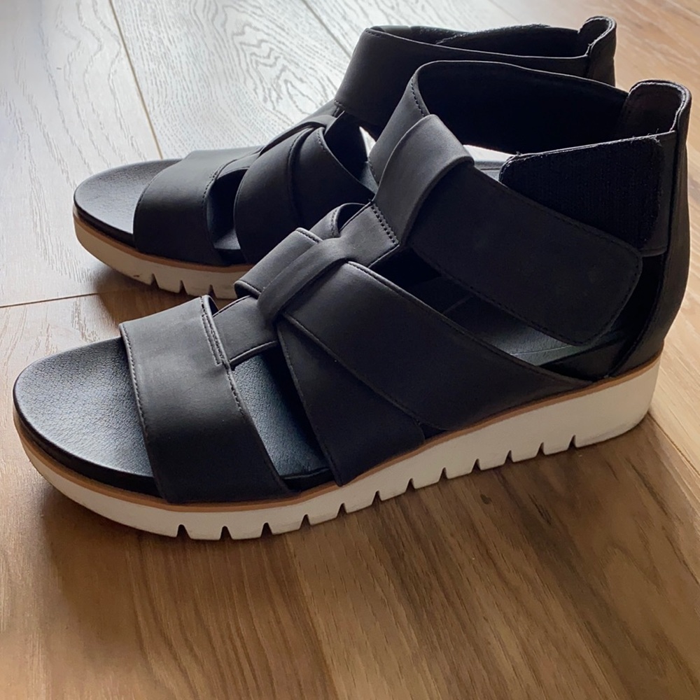 Dr. Scholls women’s strappy sandals/shoes size 7
